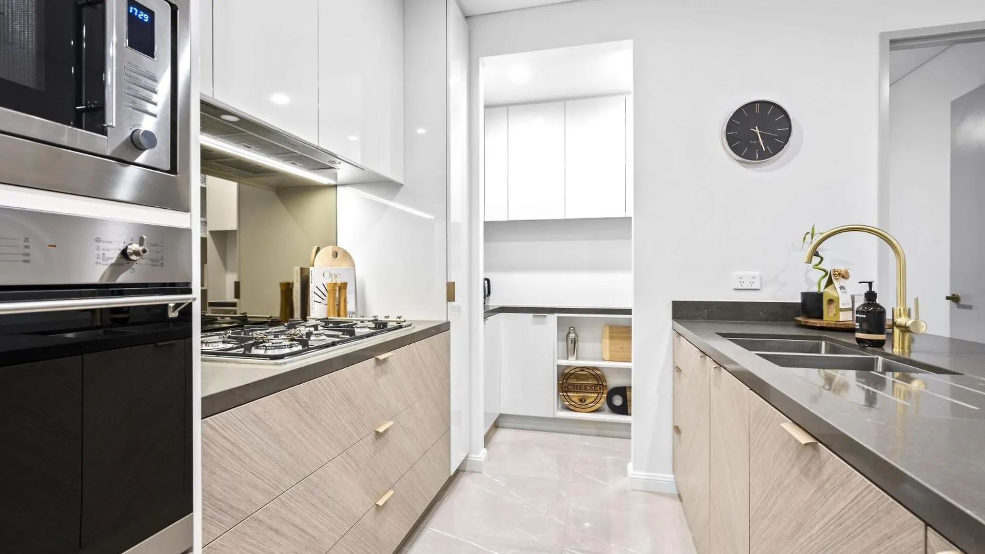 Luxury High Floor 3 Bedroom Unit With Ocean Views - Q Apartment