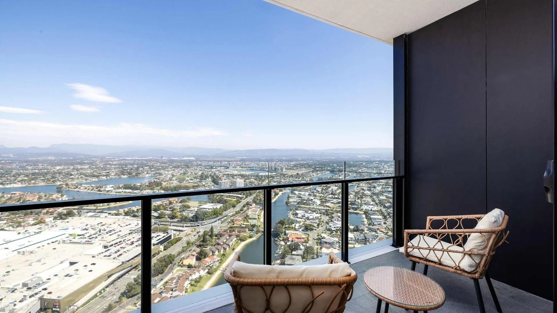 Apartment Modern 1br Steps From Casino & Pacific Fair Gold Coast