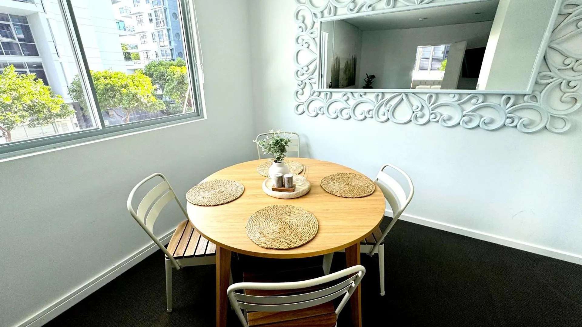 Modern 2 Bedroom Apt Near Tram & Ocean Apartment