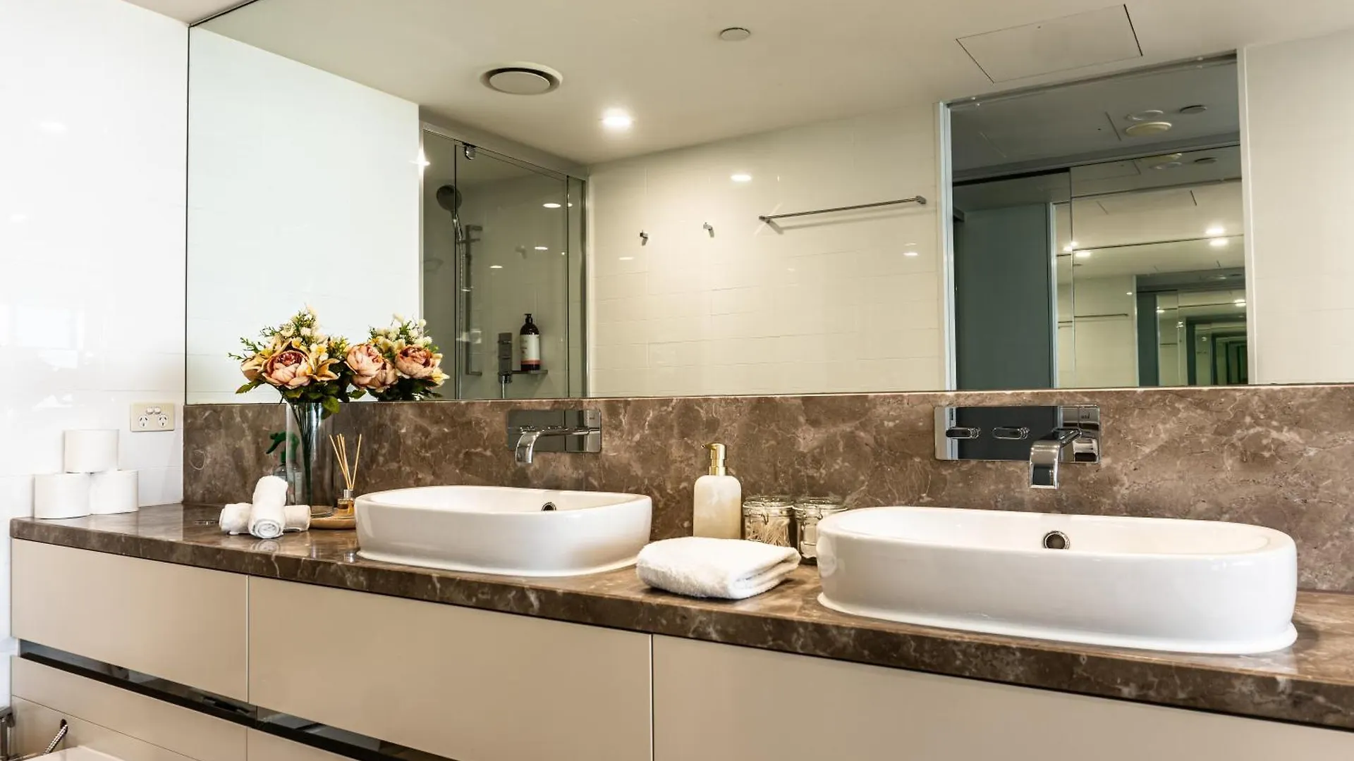 New Soul Luxe Retreat Surfers Paradise W Carpark Apartment Gold Coast