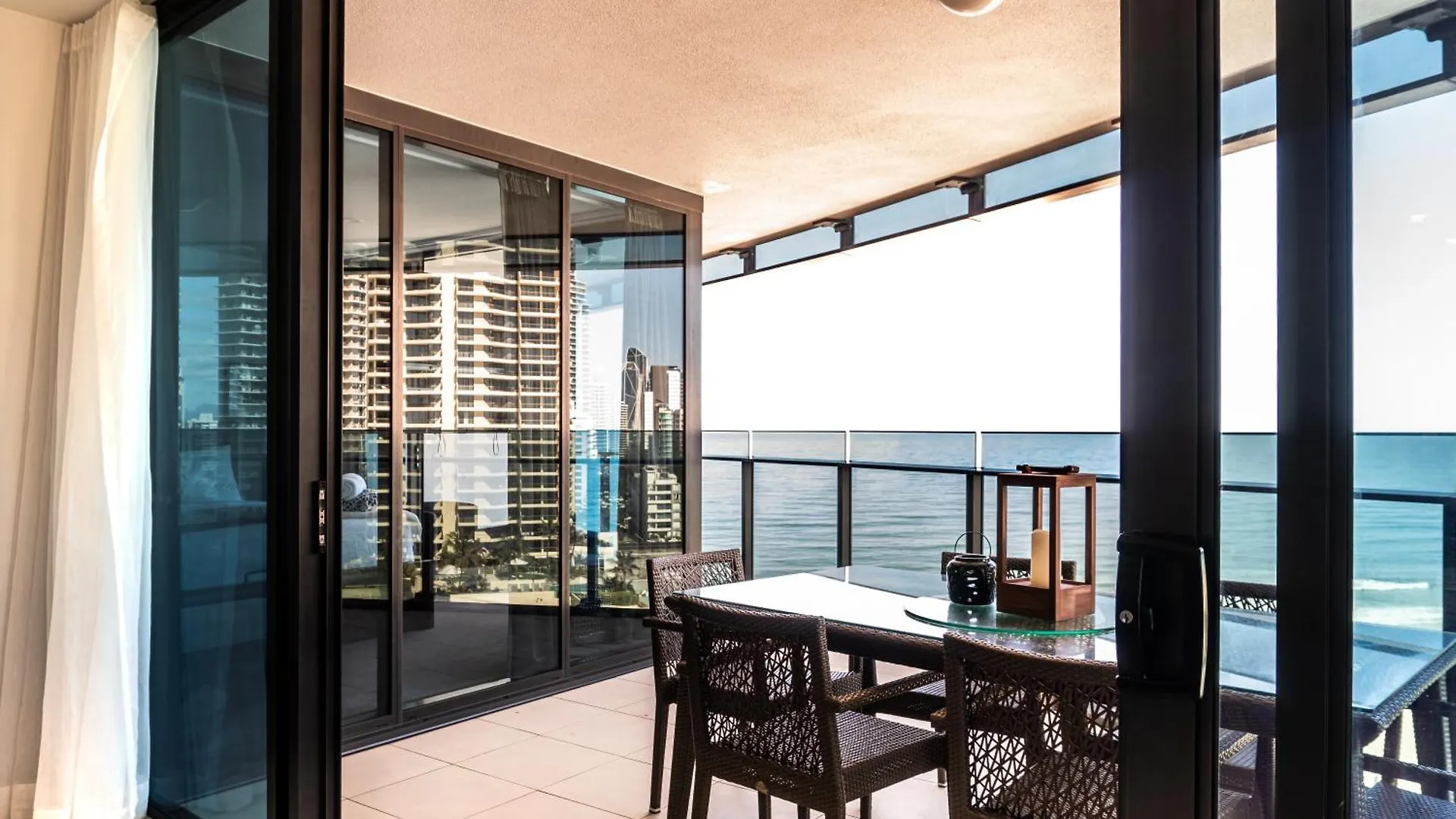 New Soul Luxe Retreat Surfers Paradise W Carpark Gold Coast