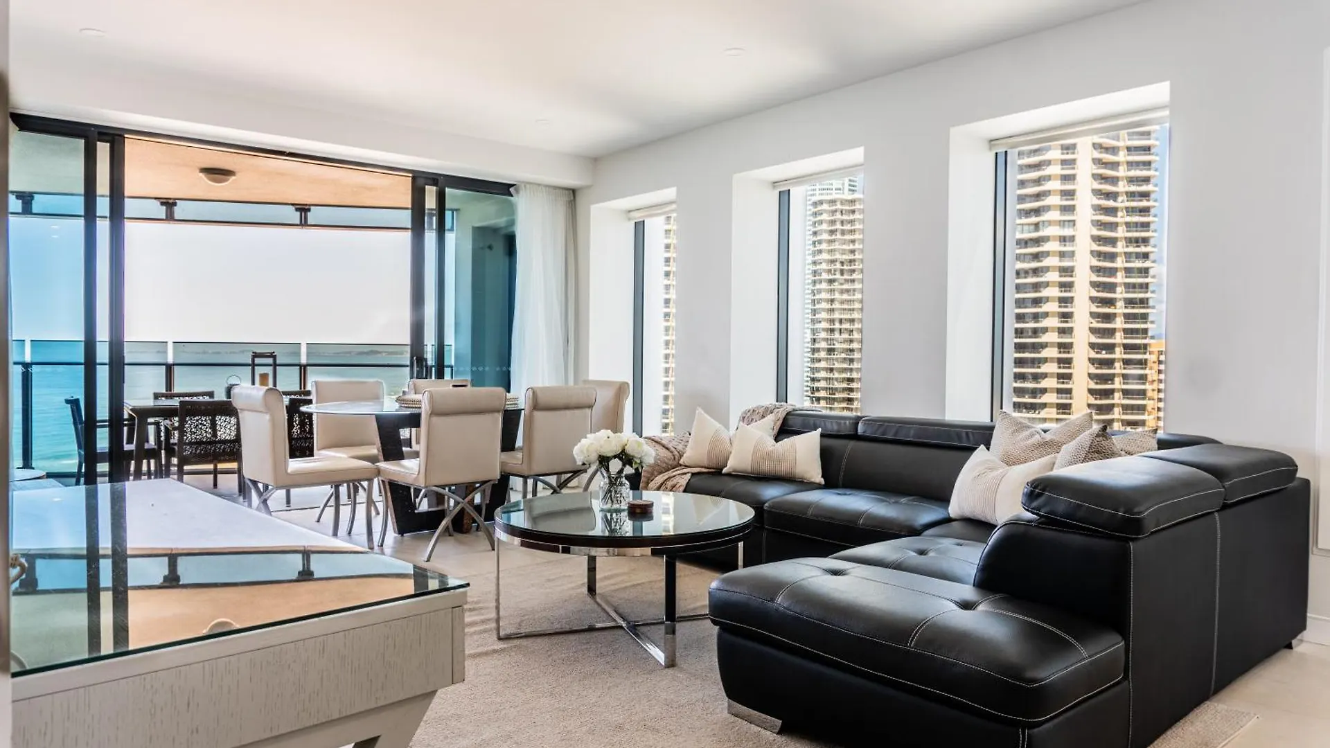 New Soul Luxe Retreat Surfers Paradise W Carpark Apartment
