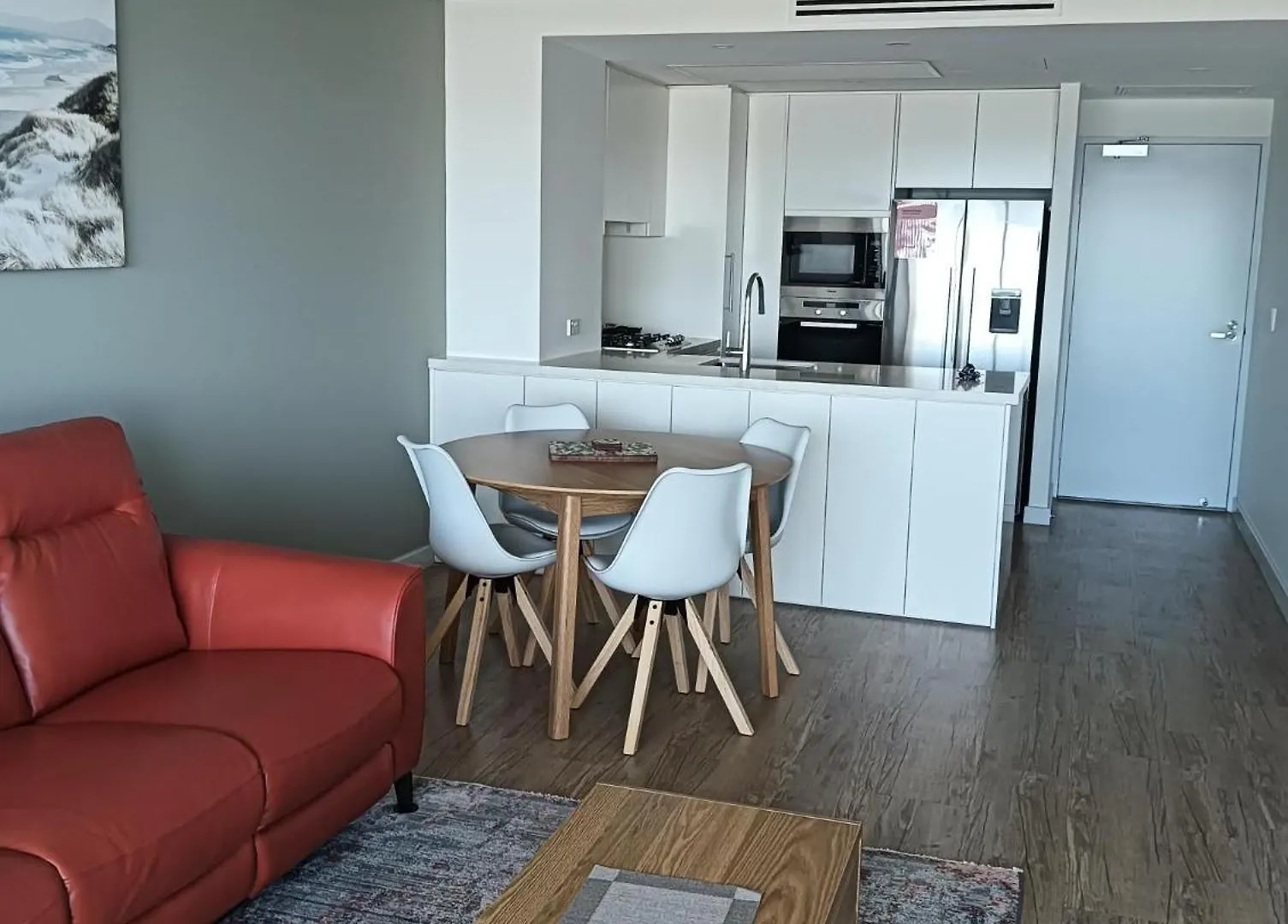 Aparthotel Kirra Surf 4*