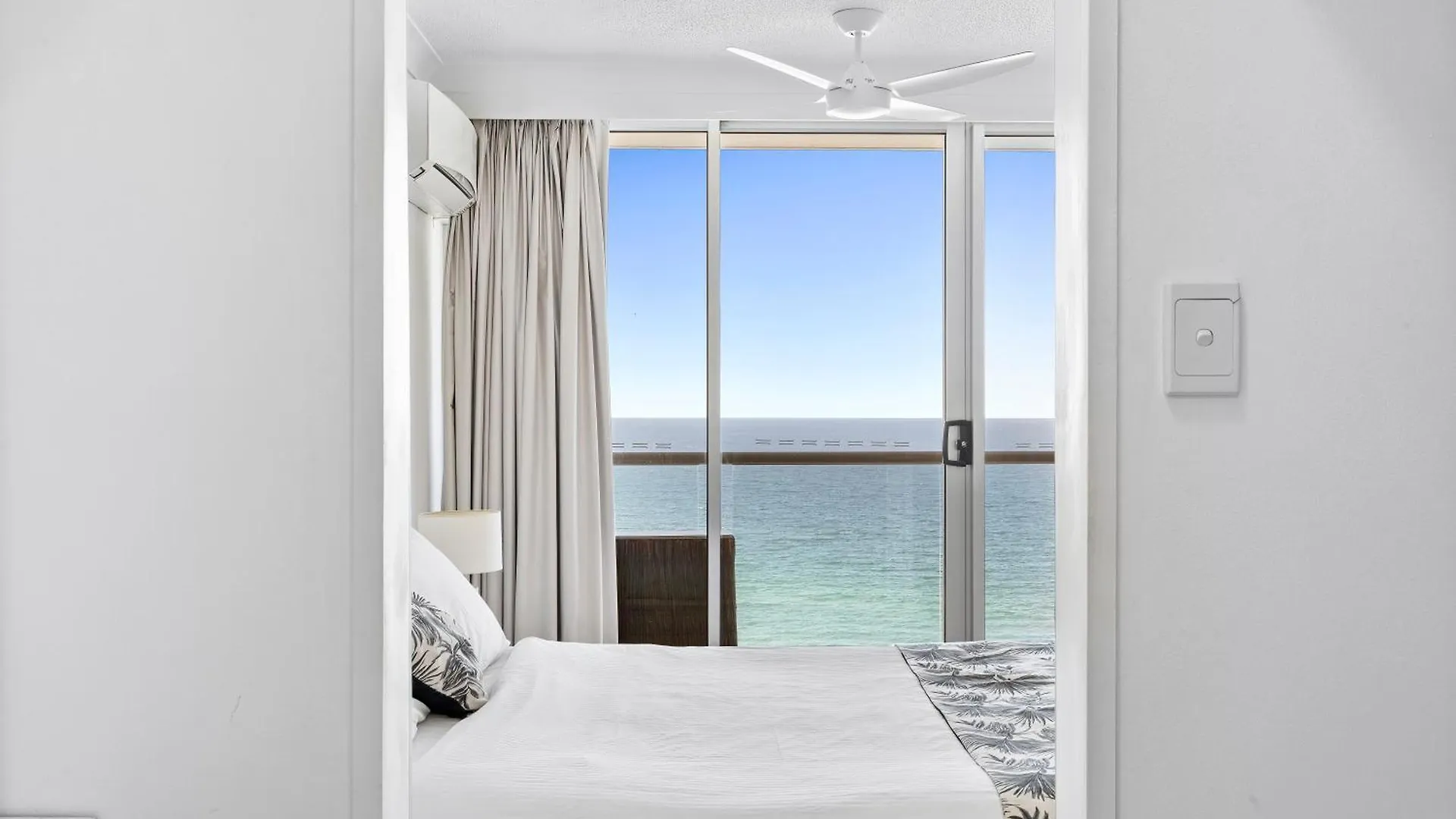 Peninsula 21b Apartment