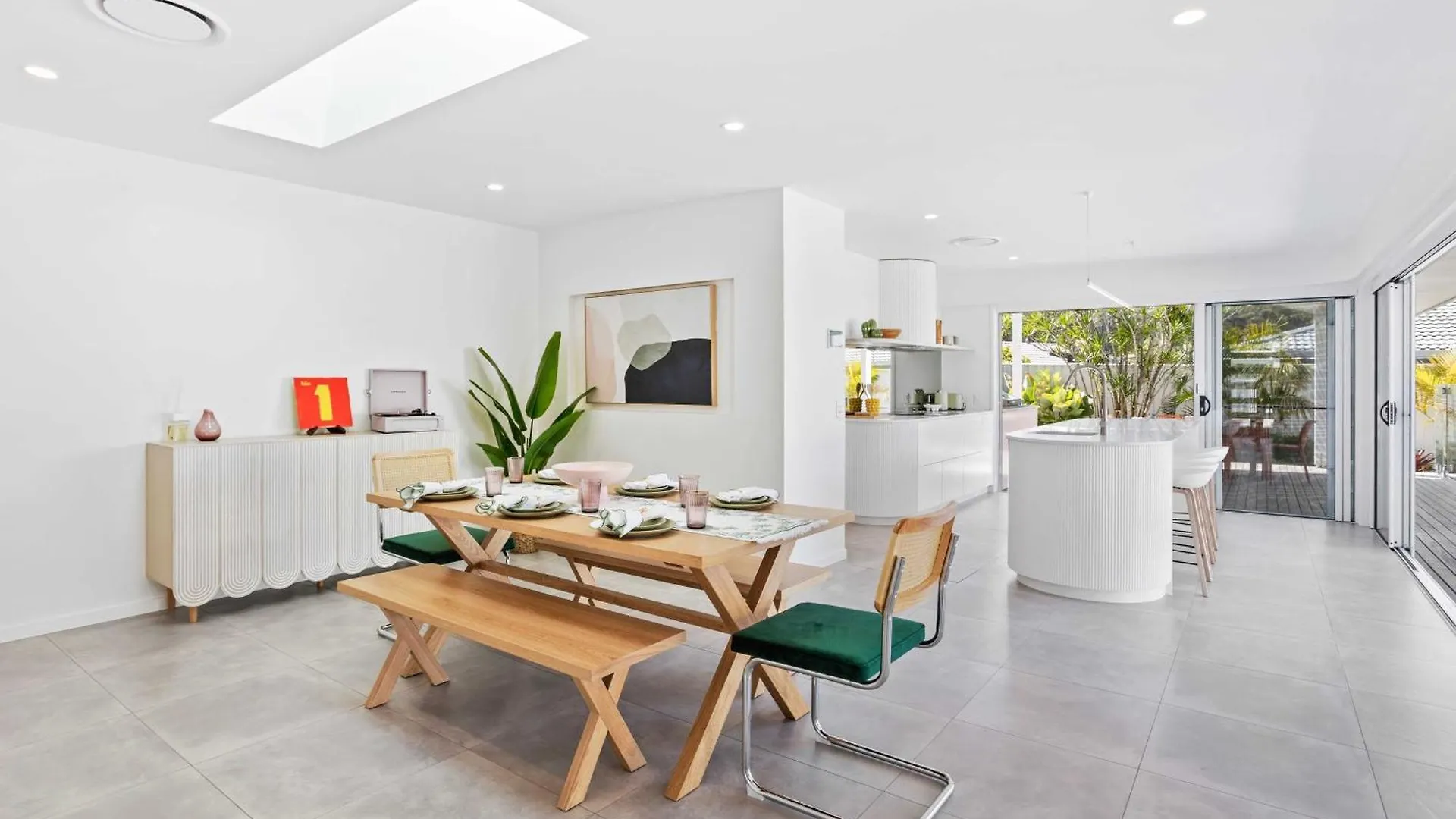 Luxury Burleigh Oasis With Pool! Holiday home *