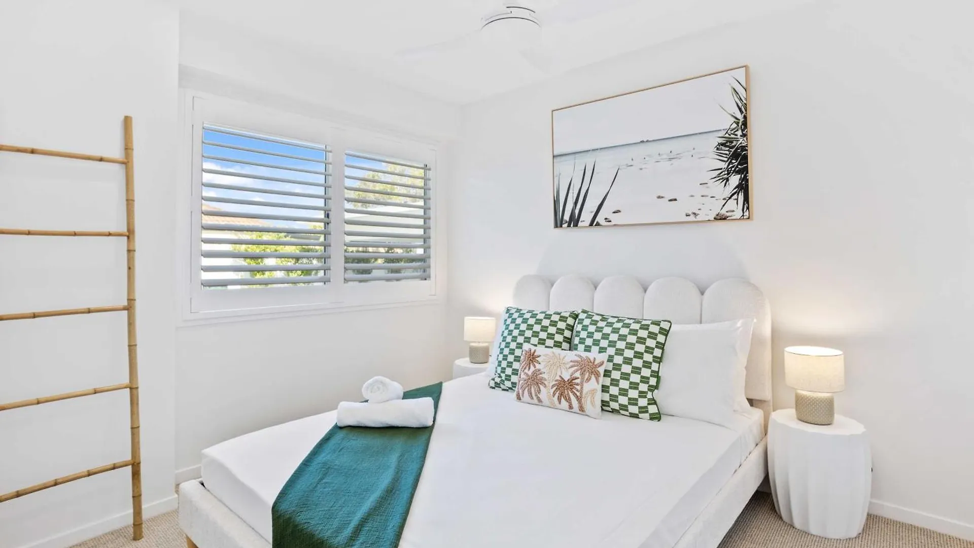 Luxury Burleigh Oasis With Pool! Holiday home *