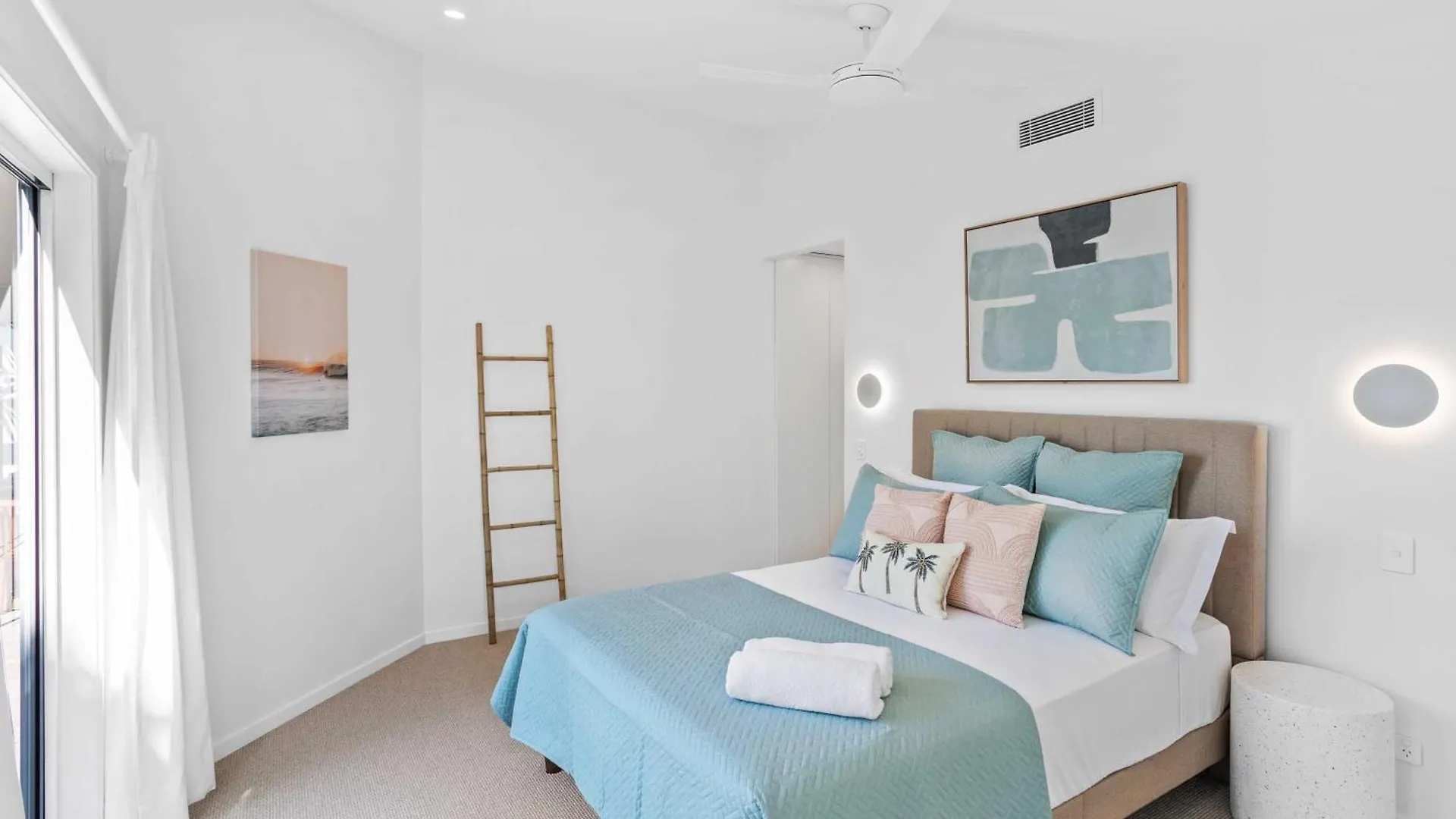 Luxury Burleigh Oasis With Pool! Gold Coast