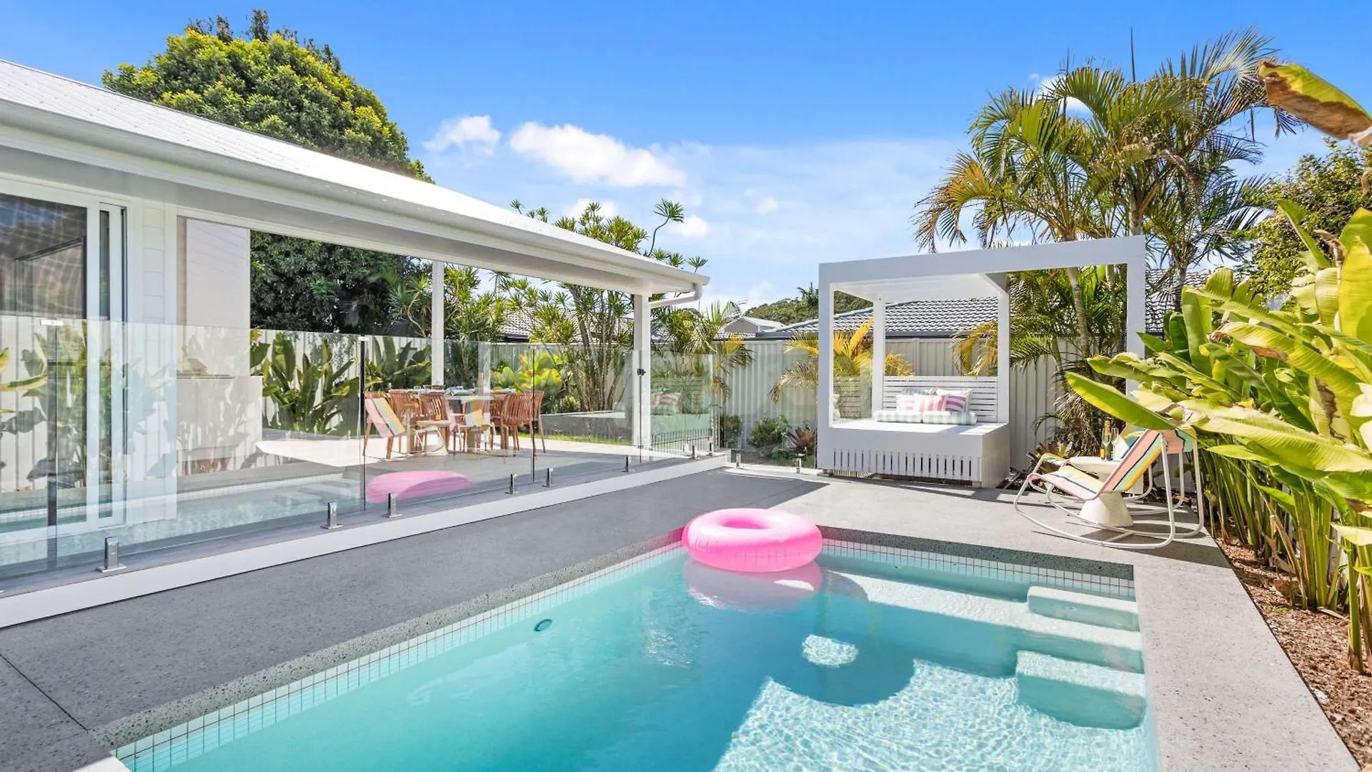 Luxury Burleigh Oasis With Pool! * Gold Coast