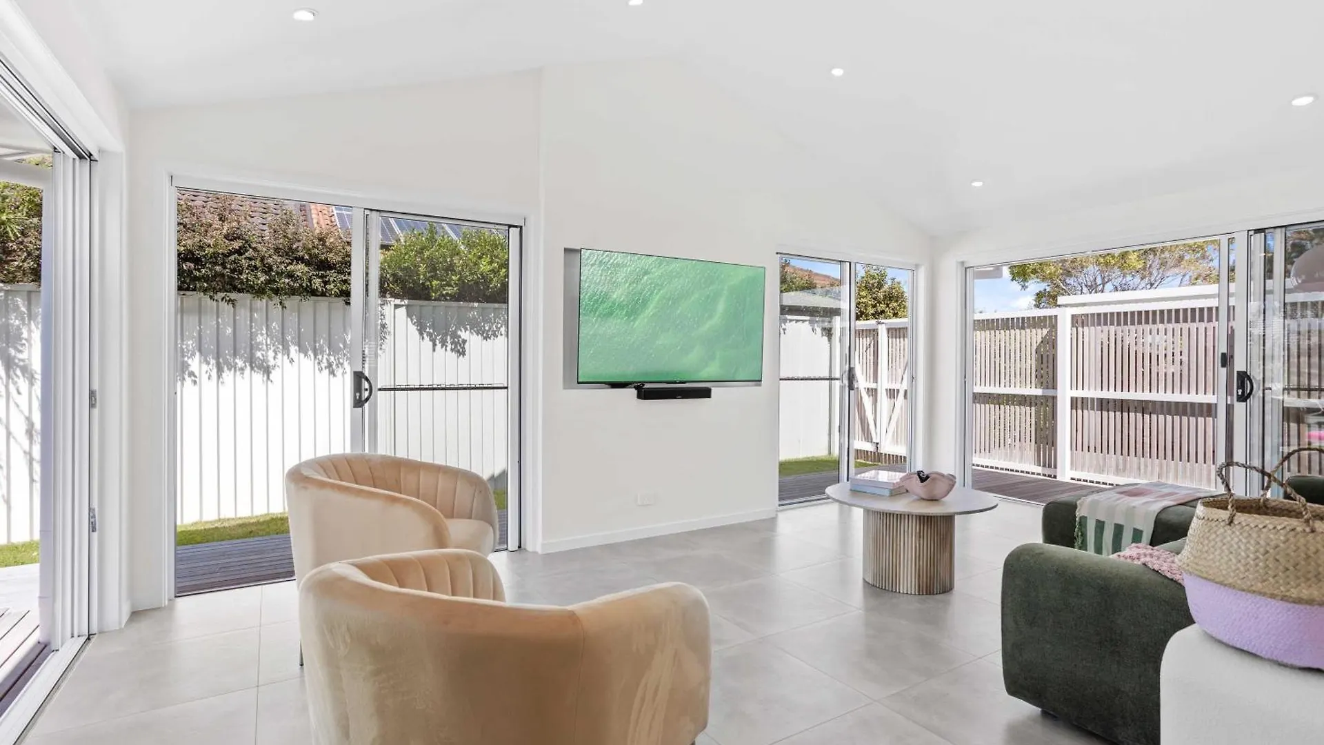 Luxury Burleigh Oasis With Pool! Gold Coast