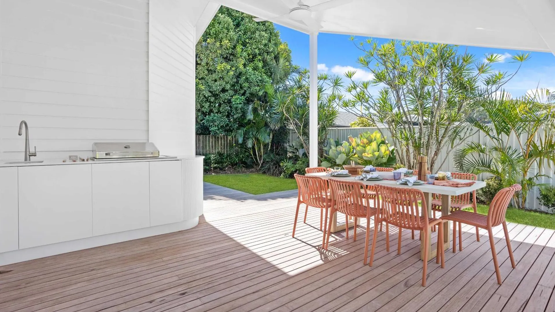 Luxury Burleigh Oasis With Pool! Holiday home *