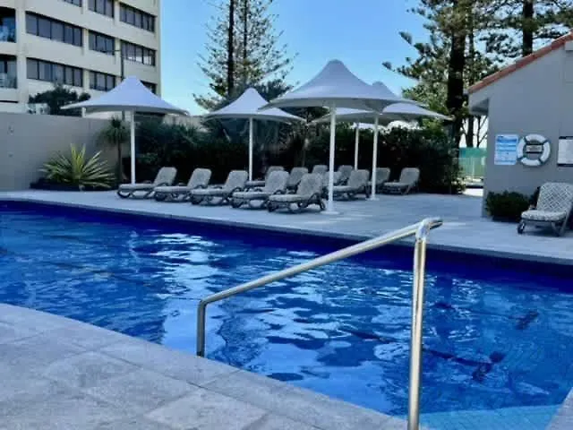 2 Bdrm In 'aquarius' Surfers Broadbeach Apartment Gold Coast