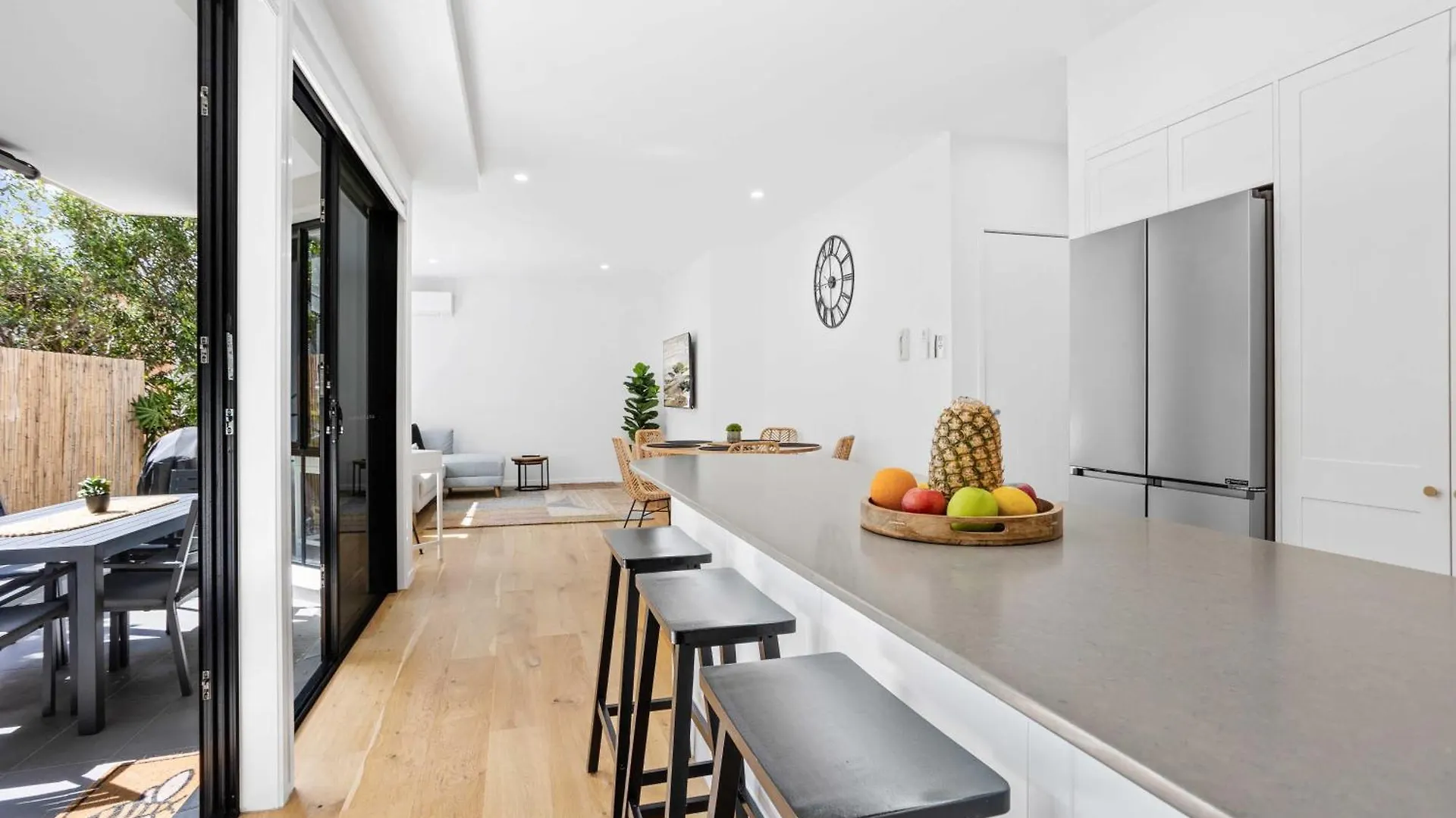 Private Burleigh Retreat, Short Walk To Gold Coast