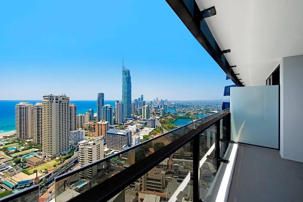 Circle On Cavill Level 33 Ocean Living - Coastal Letting Apartment *