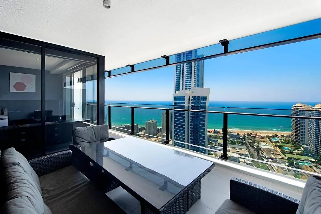 Circle On Cavill Level 33 Ocean Living - Coastal Letting Apartment