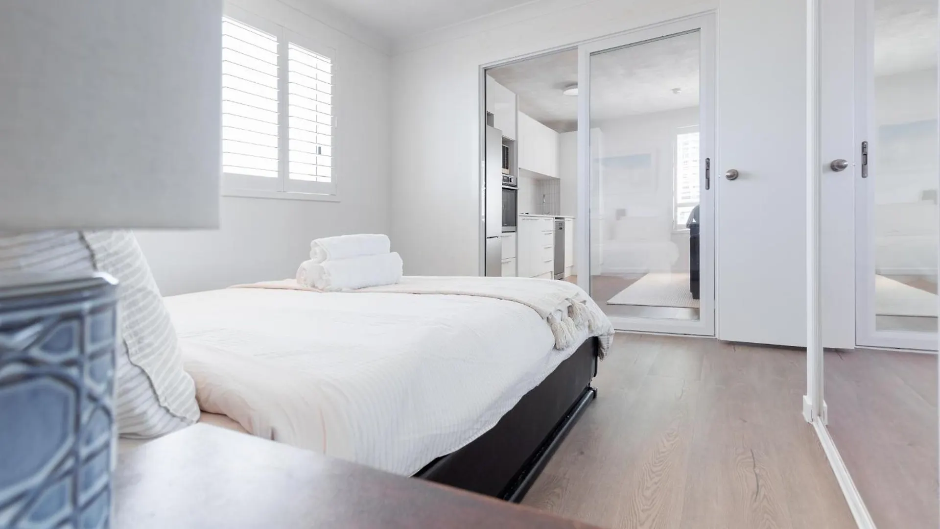 公寓 Freshly Renovated Modern Waterfront 1 Bedroom Unit *