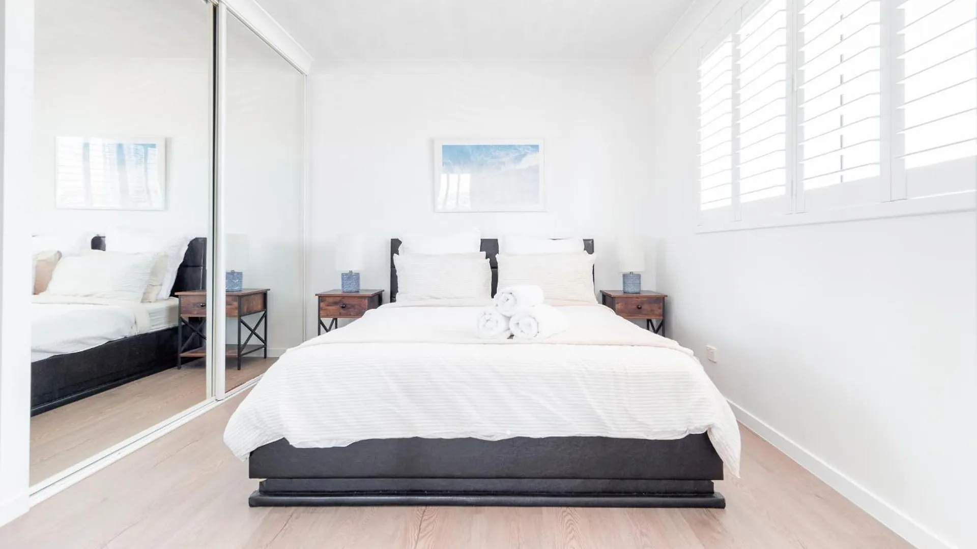 Freshly Renovated Modern Waterfront 1 Bedroom Unit * 黄金海岸