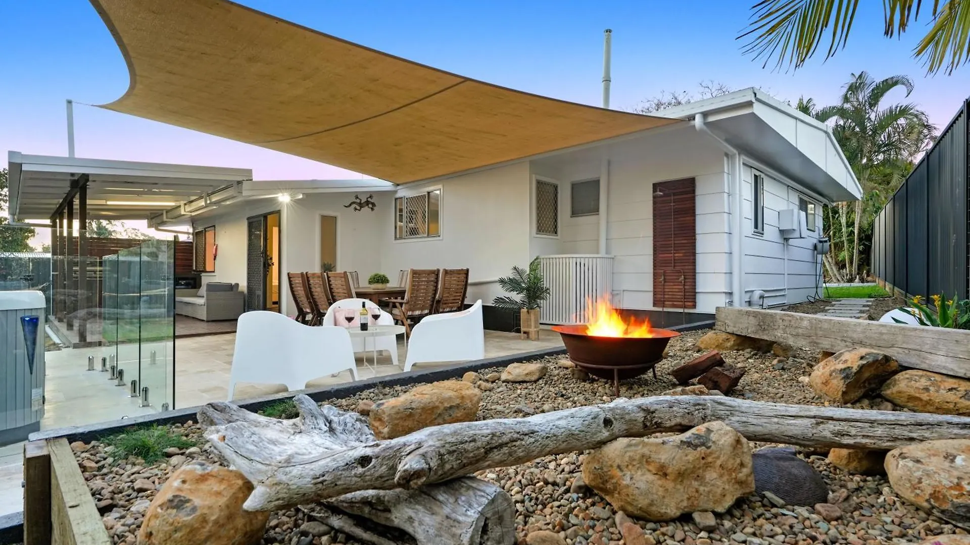 בית נופש Jacuzzi Gardens - Spa - Fire Pit - Swings - Outdoor Kitchen - Bbq - Parking - Central Location גולד קוסט