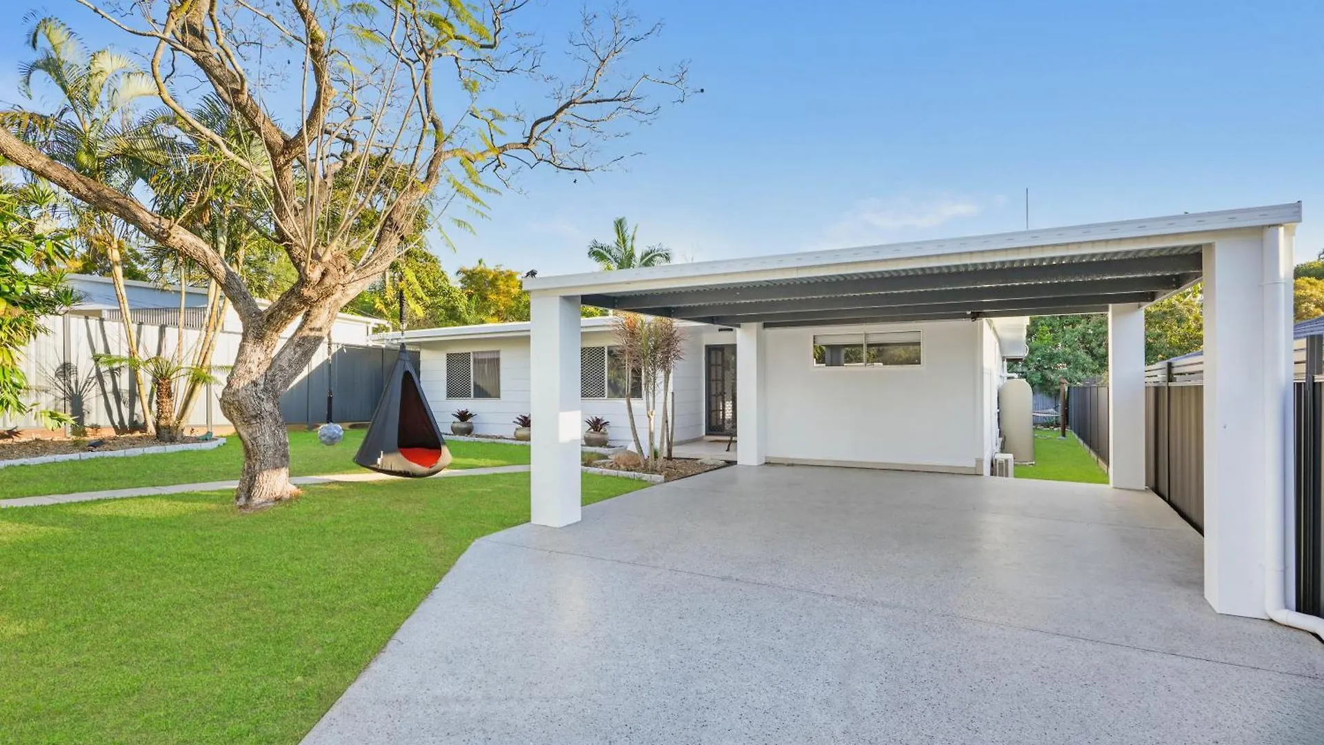 Jacuzzi Gardens - Spa - Fire Pit - Swings - Outdoor Kitchen - Bbq - Parking - Central Location בית נופש גולד קוסט