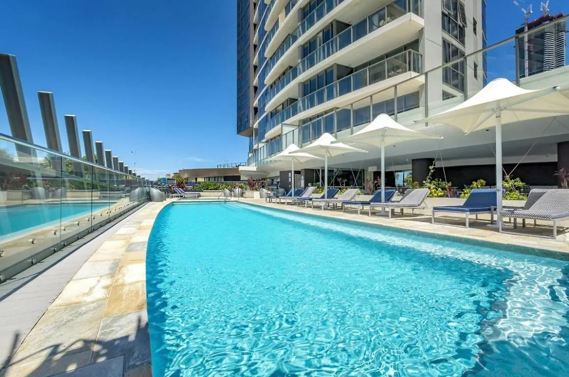 Premium Oceanfront Unit At Rhapsody Surfers Paradise アパート