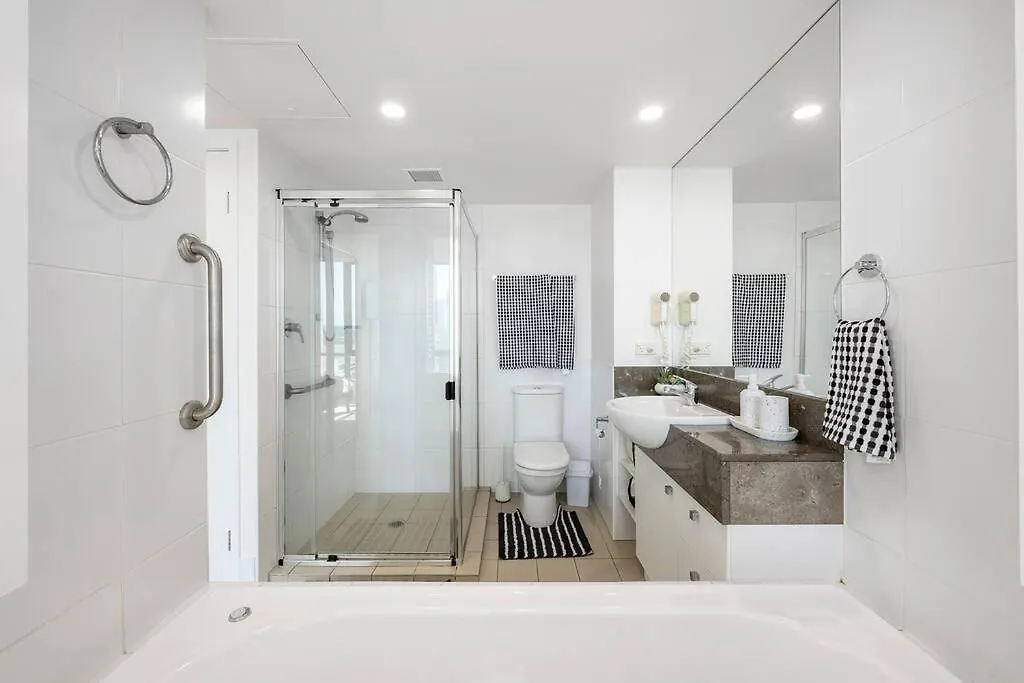 Apartment Stunning Unit-perfect Location *