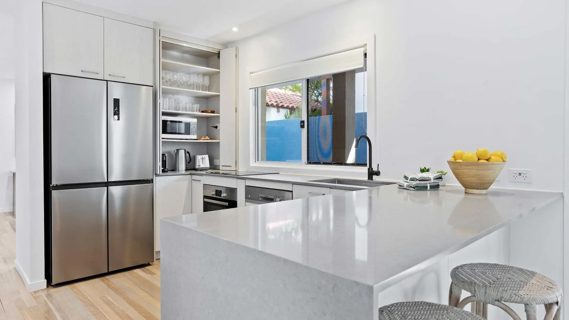 Apartment Mermaid Beachside - Direct Access Gold Coast
