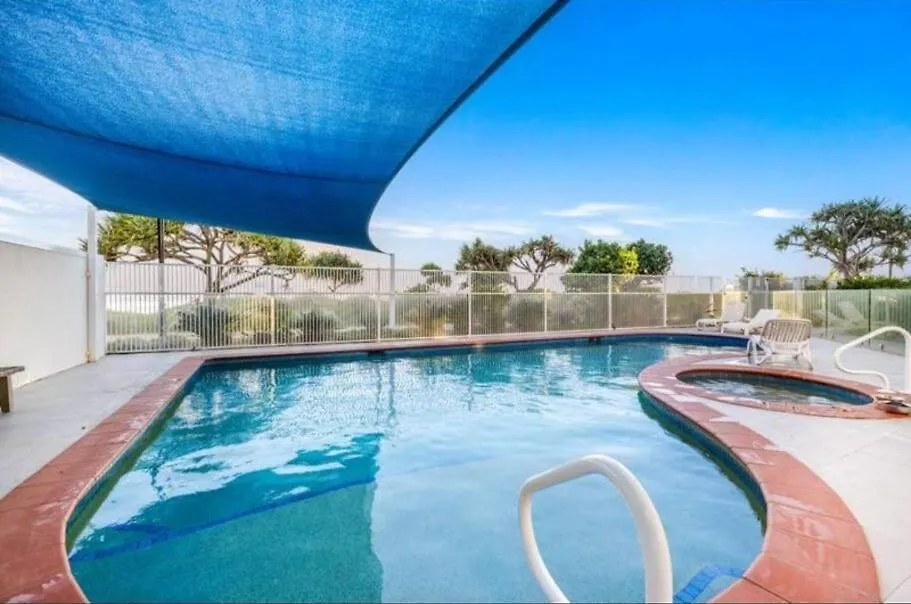 Premium Floor Oceanfront Unit In Regency On The 705 גולד קוסט