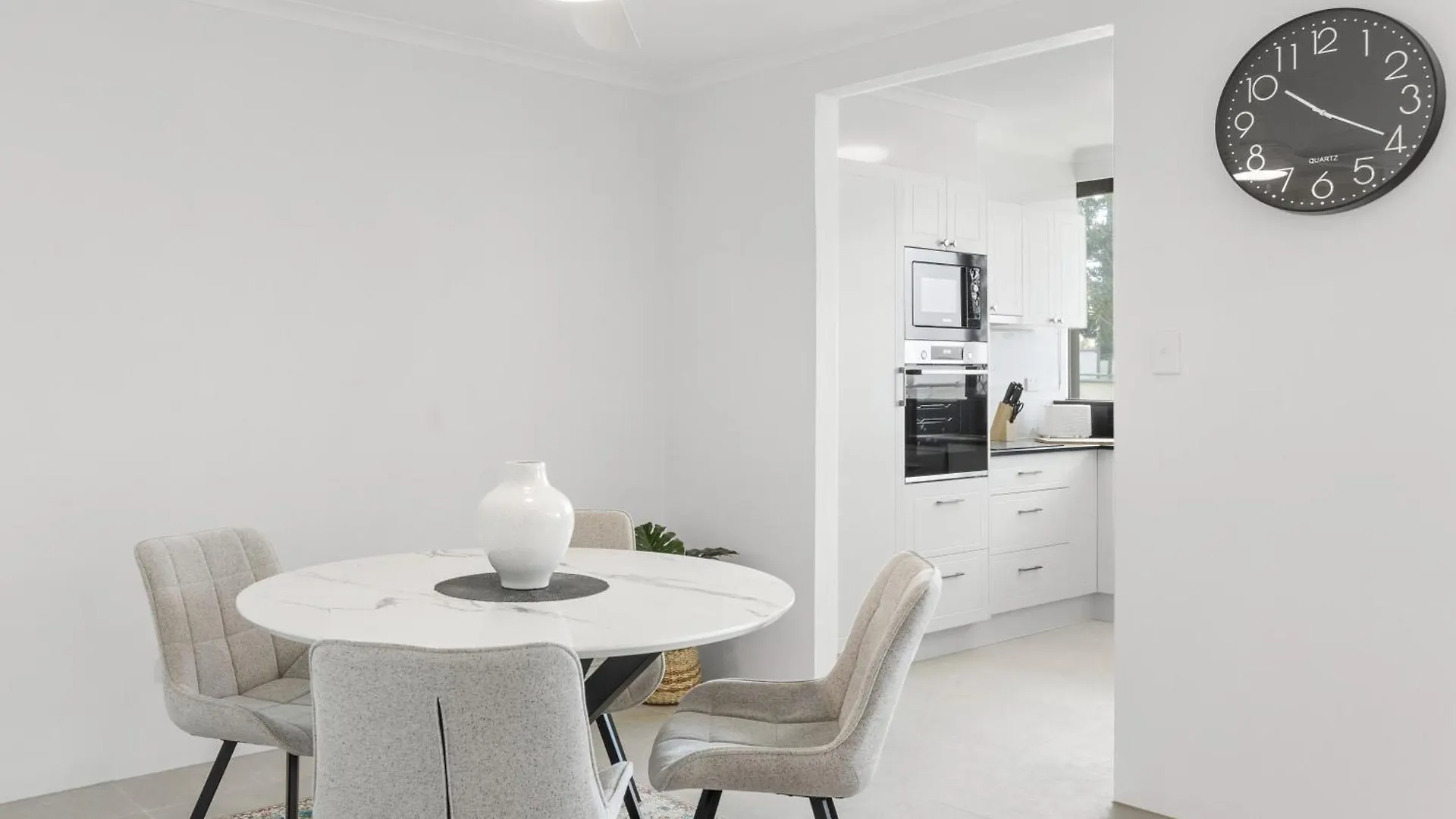 Seacrest Beachfront Surfers Paradise Aparthotel Gold Coast