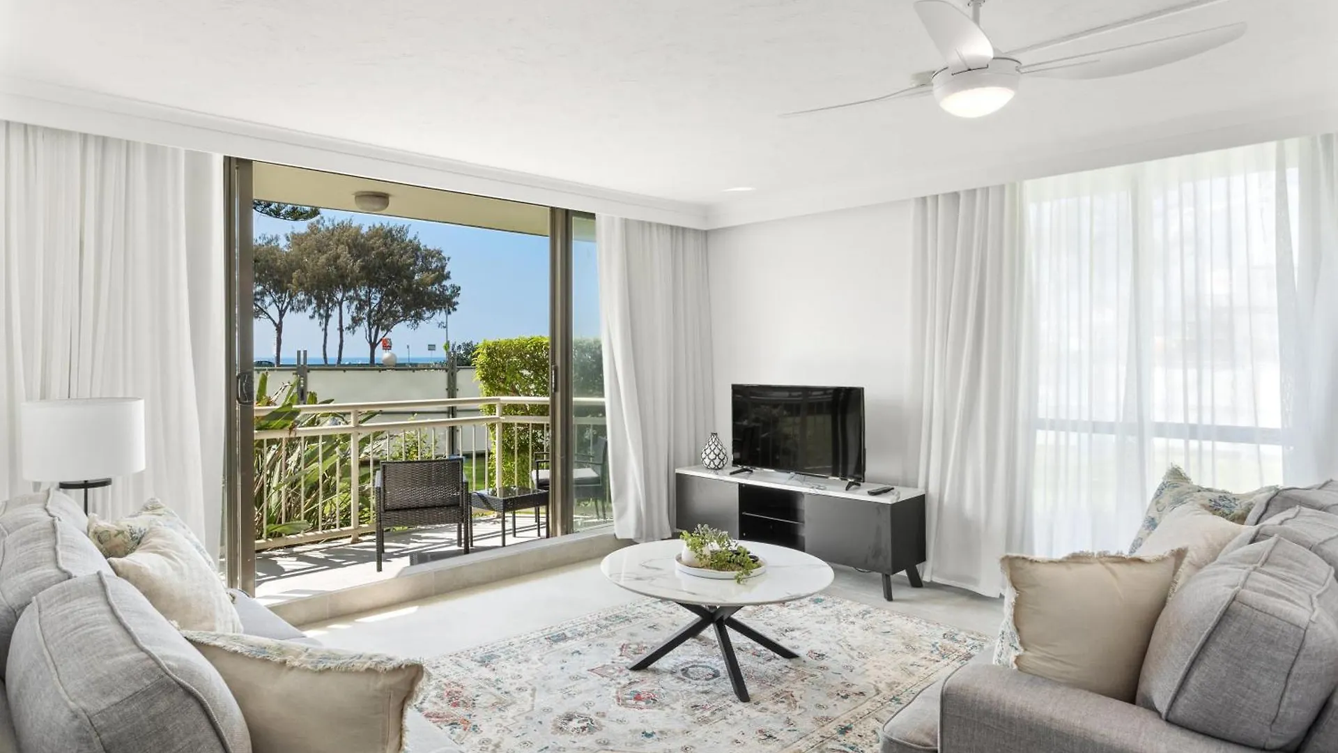 Aparthotel Seacrest Beachfront Surfers Paradise Gold Coast