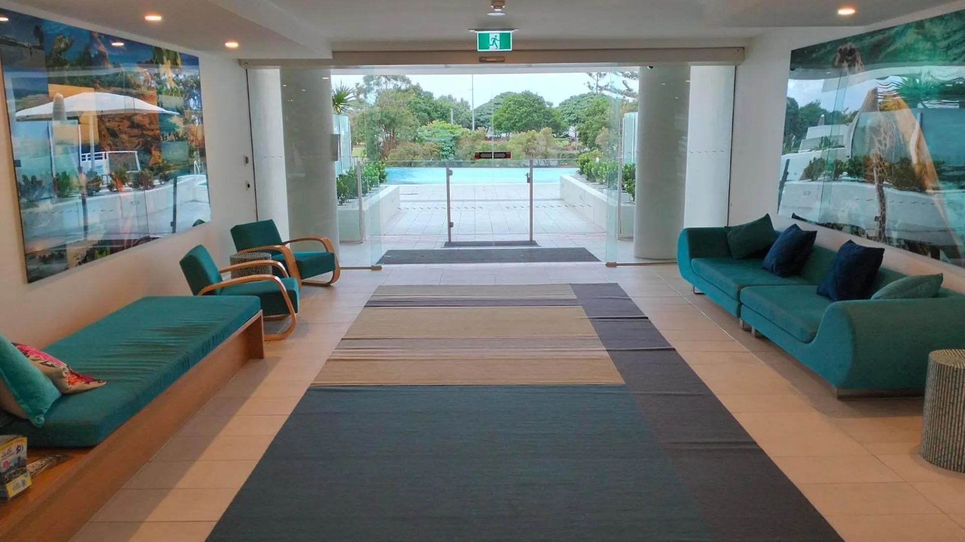 Kirra Surf Aparthotel Gold Coast