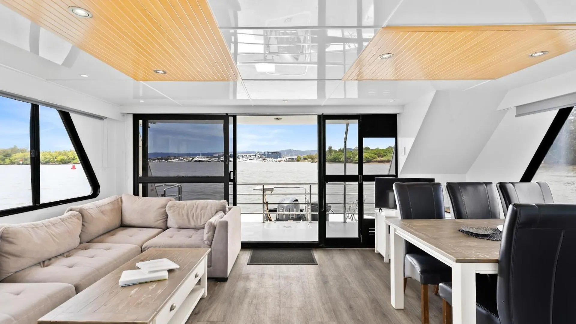 Coomera Houseboats 4* Gold Coast