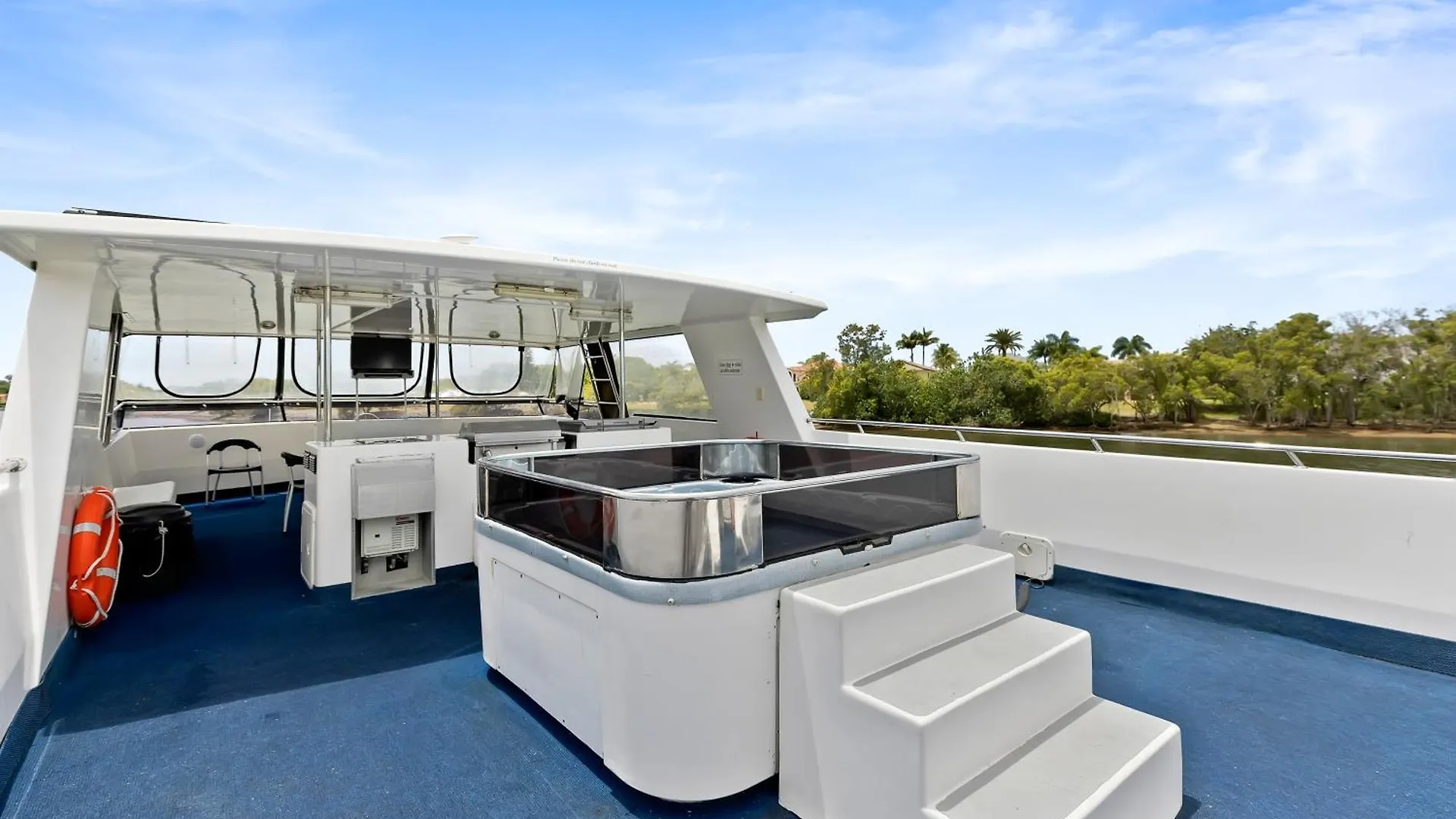 Coomera Houseboats Botel