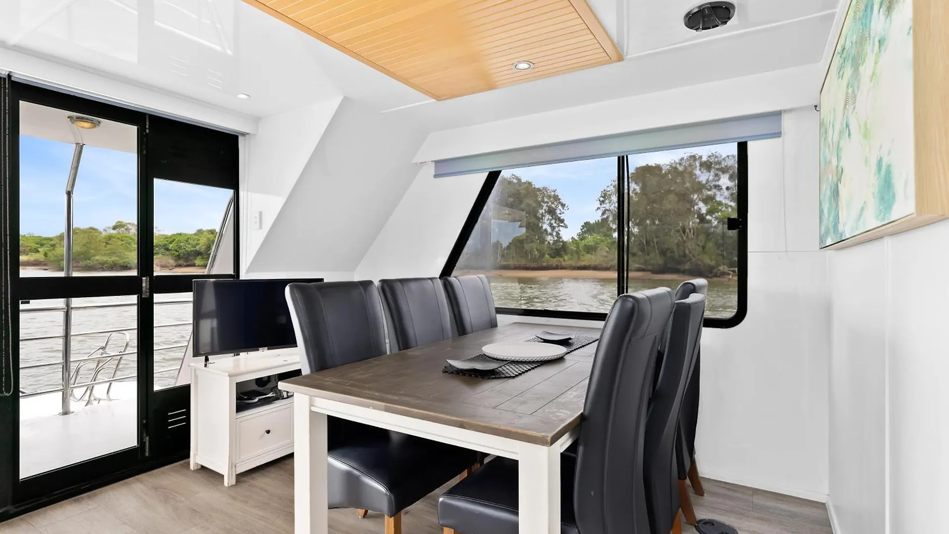 Coomera Houseboats