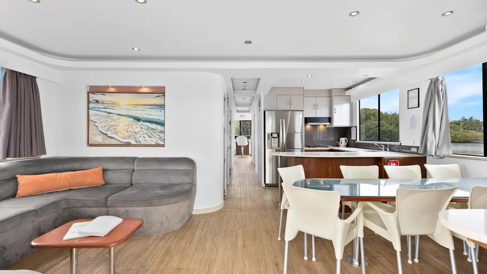 Botel Coomera Houseboats Gold Coast