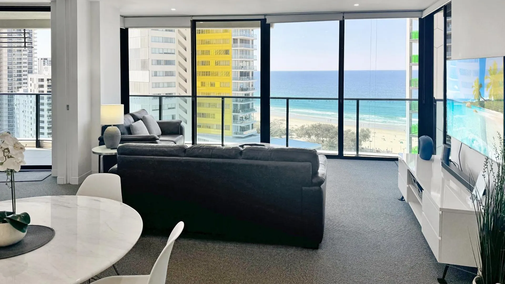 Tower 1 Oracle 16th Floor Stunning Views 아파트 *