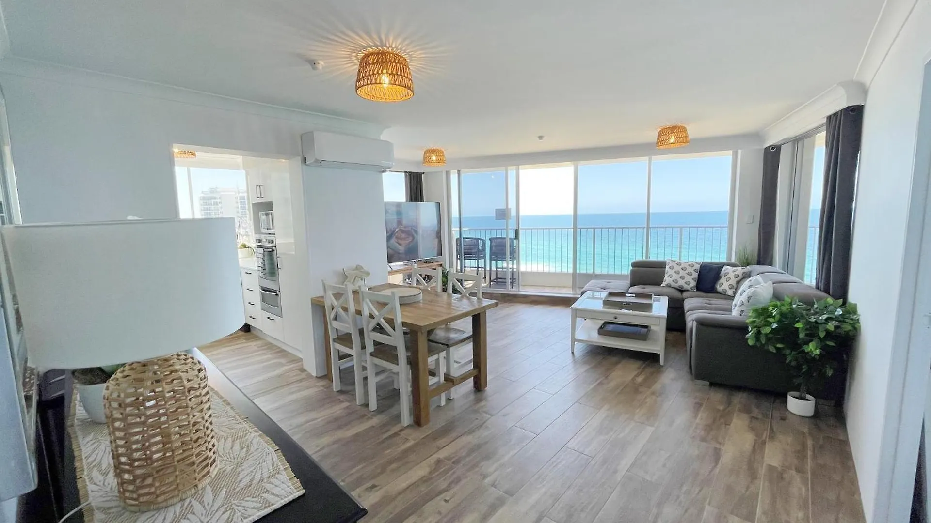 Apartment Absolutely Stunning! On The !!! Gold Coast