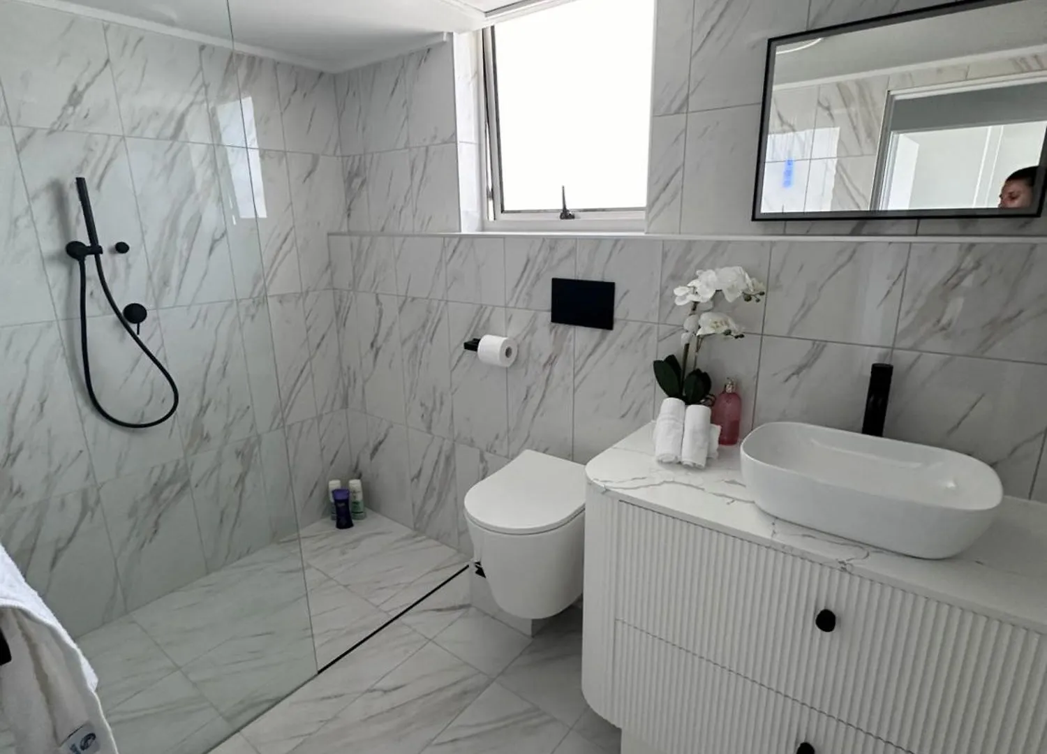 Absolutely Stunning! On The !!! Apartment *