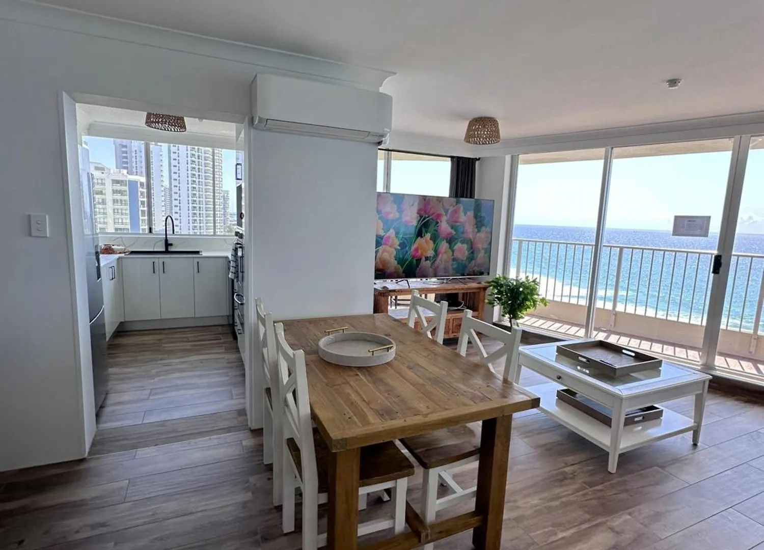 Apartment Absolutely Stunning! On The !!! Gold Coast