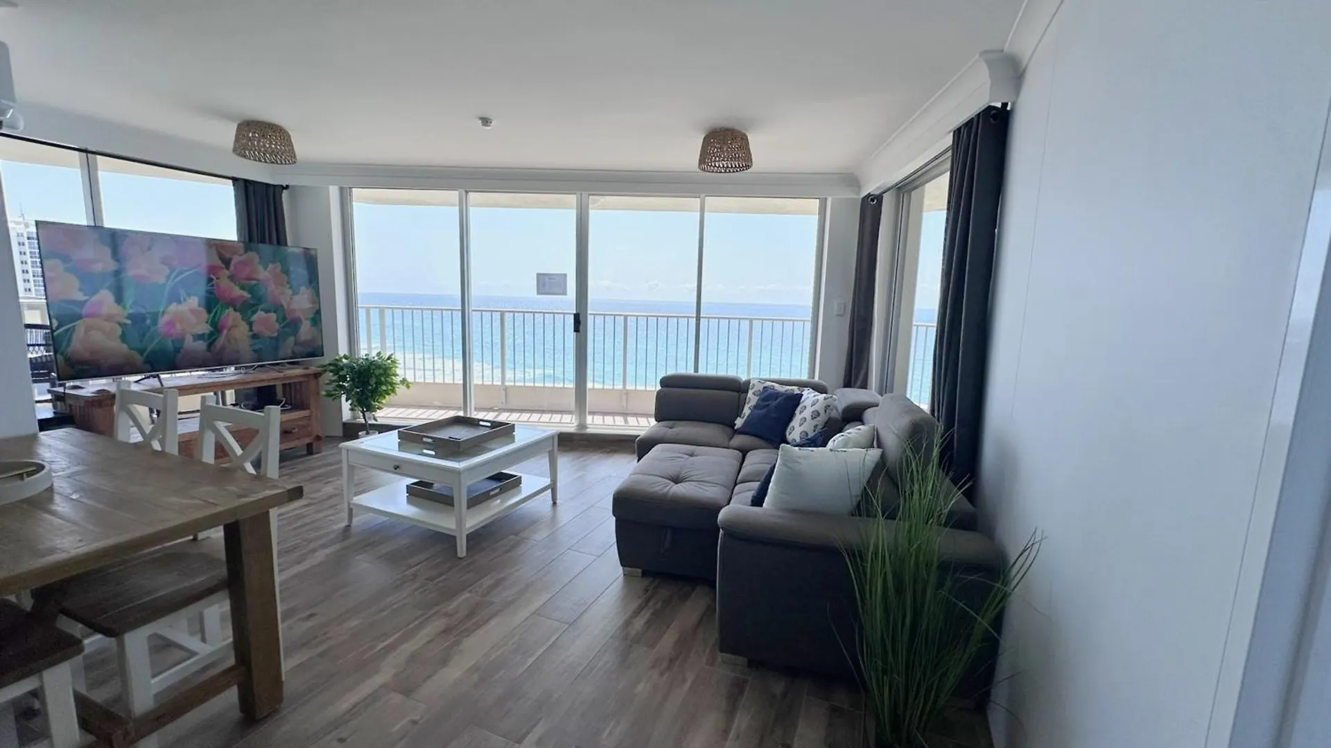 Absolutely Stunning! On The !!! Gold Coast