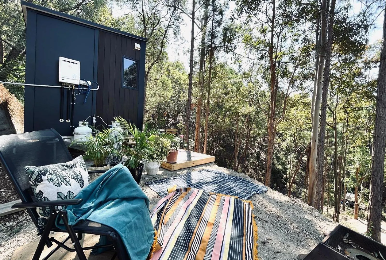 Urban Wilderness 2 Tiny Away Holiday home *