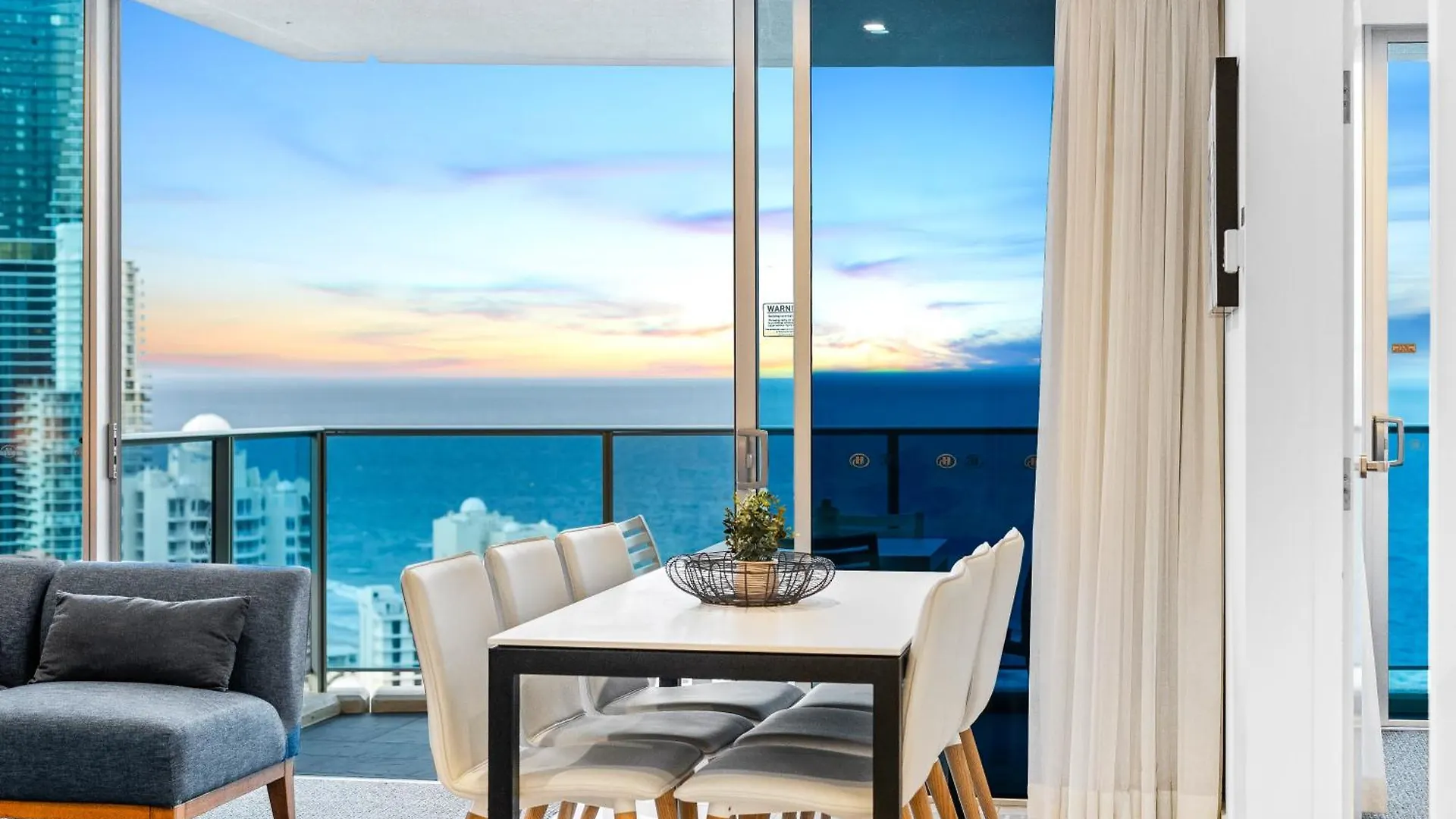 H Residences - Ocean View - Self Contained & Privately Managed - Wow *