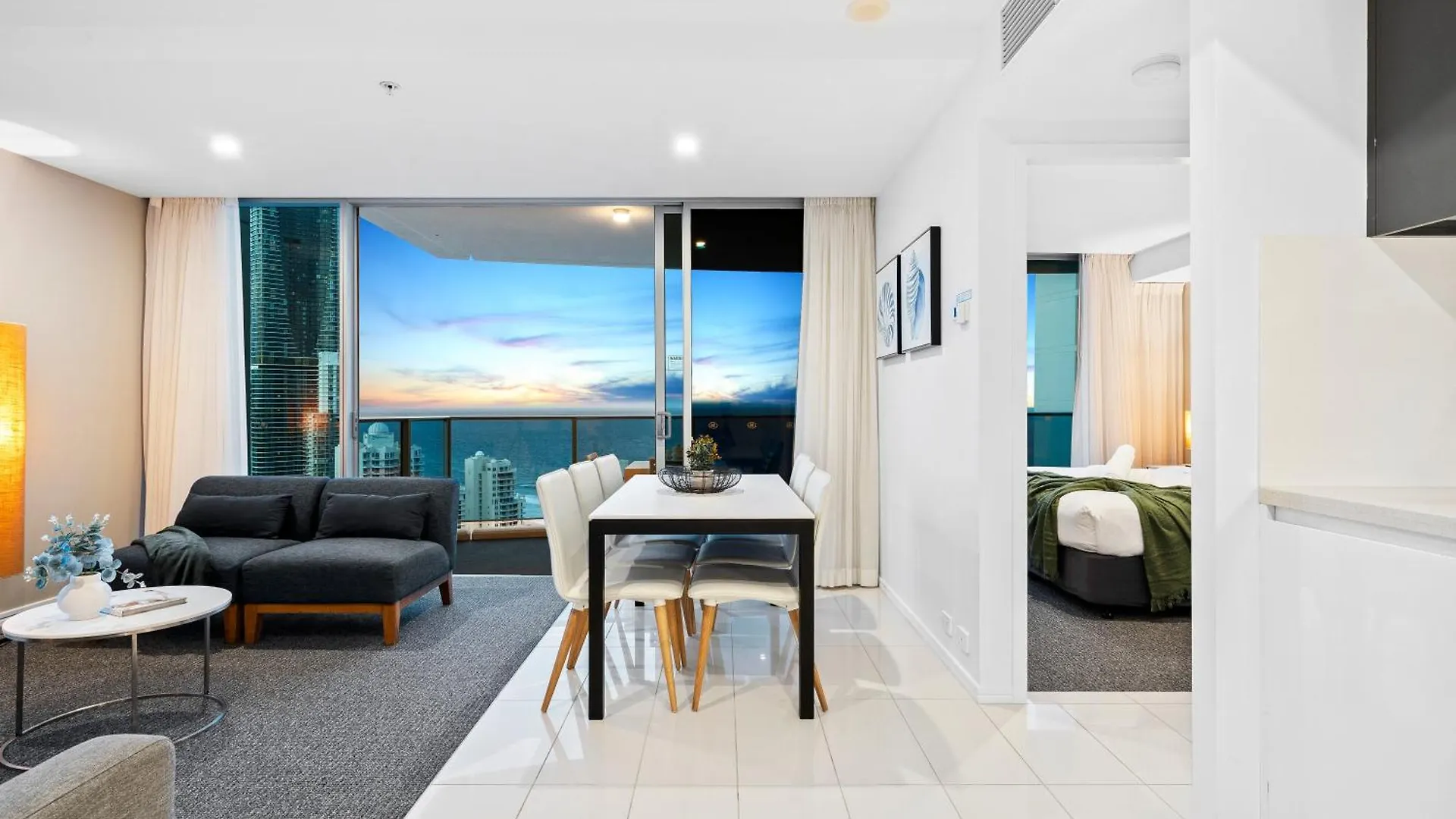 H Residences - Ocean View - Self Contained & Privately Managed - Wow *
