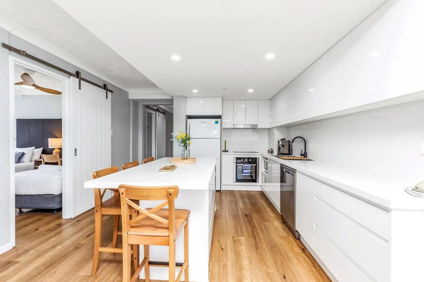 Apartment Sky High Beachside Balcony Panorama At Surfers Gold Coast