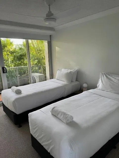 Pacific Regis Beachfront 4*