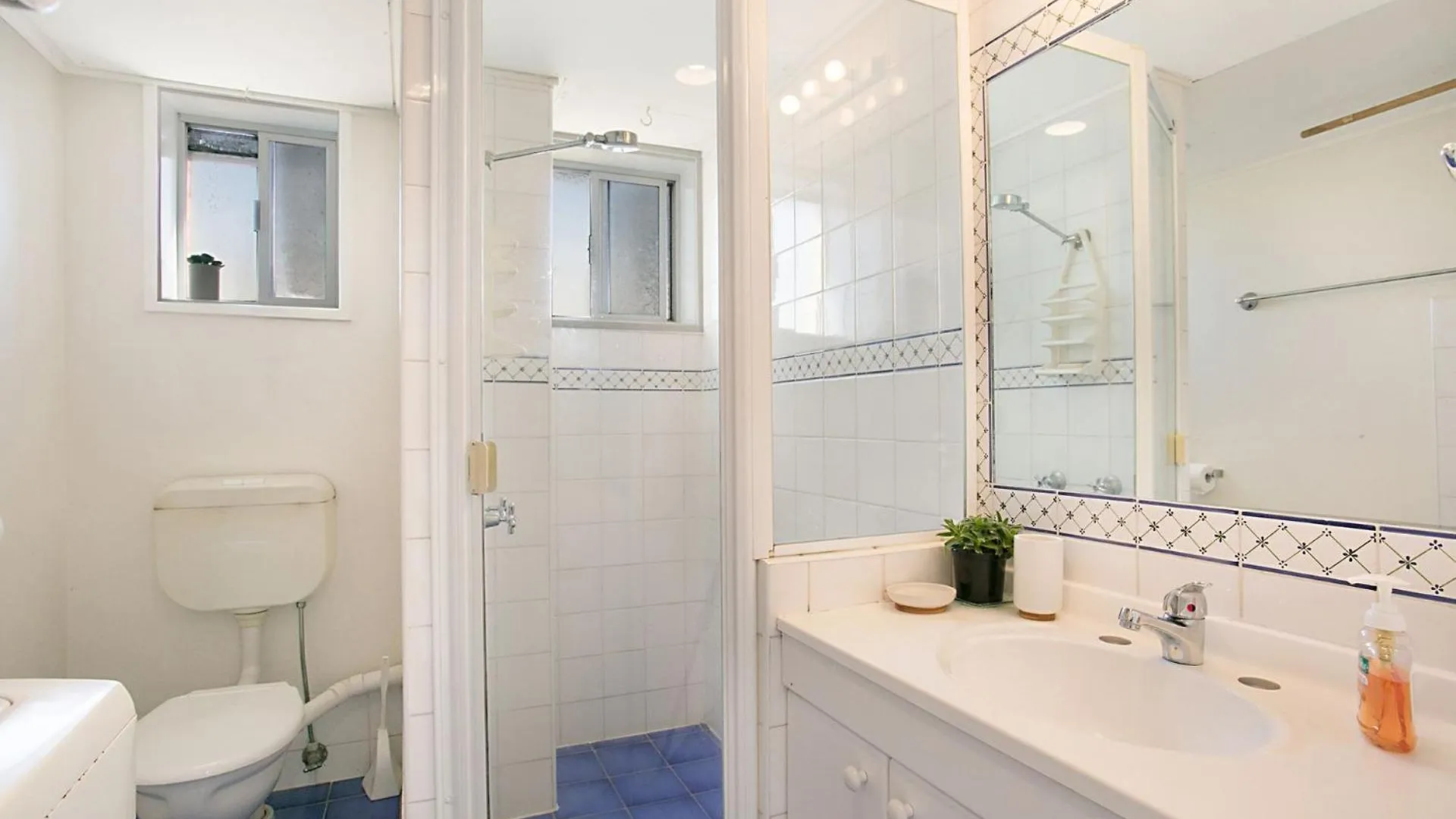 #11 Camden House * Gold Coast