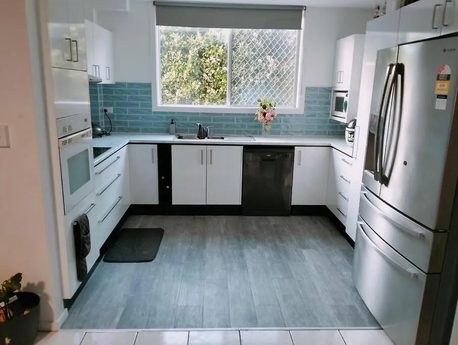 Beach, Bars, Brunch - Burleigh Apartment *