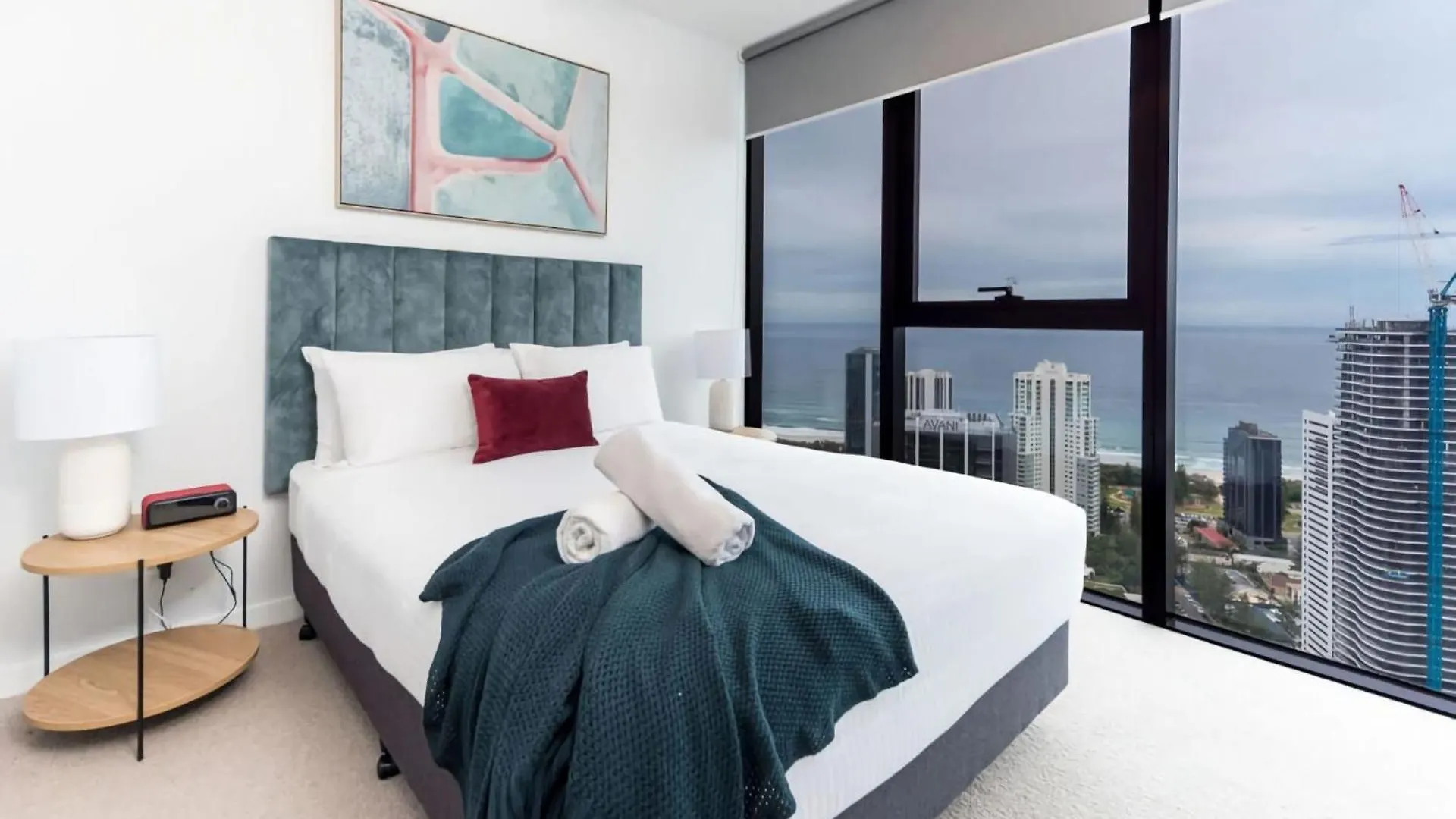 Darling Views 41st Floor Oasis With Pool
