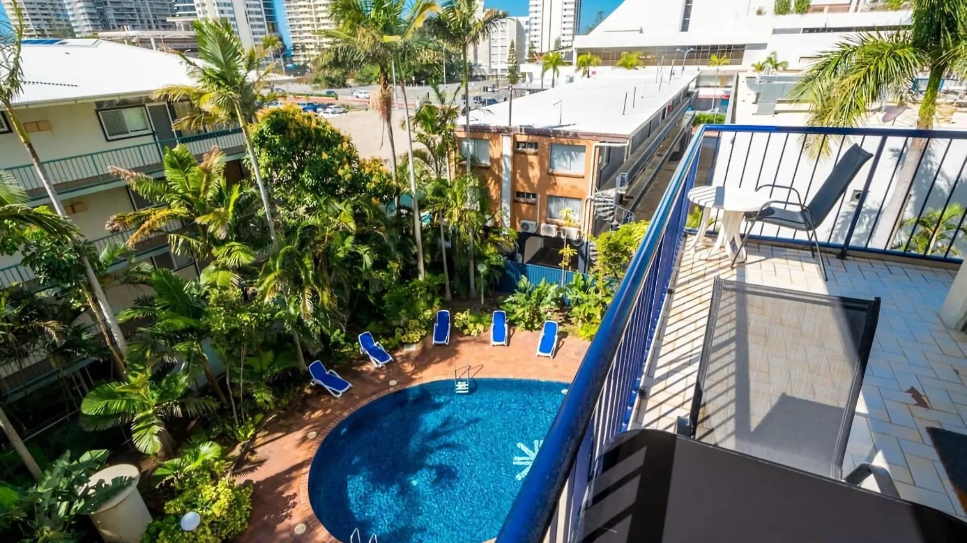 Apartment Surfers Escape - 450m To The