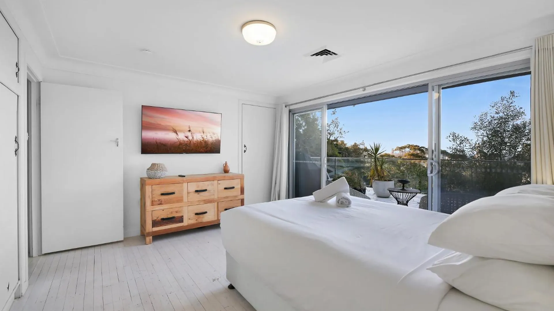Holiday home Stunning Beachfront 3-bed Haven By Natural Reserve Gold Coast