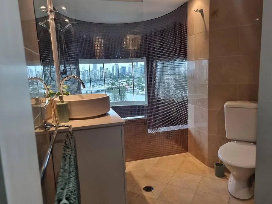 Surfers Paradise Penthouse & Rooftop Plunge Pool *