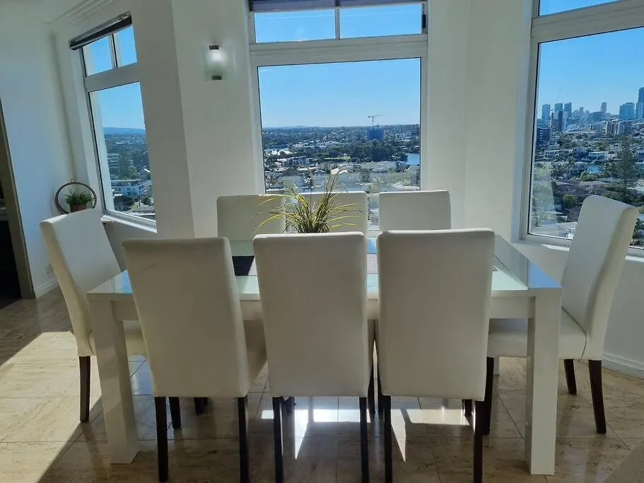 펜션 Surfers Paradise Penthouse & Rooftop Plunge Pool 골드코스트